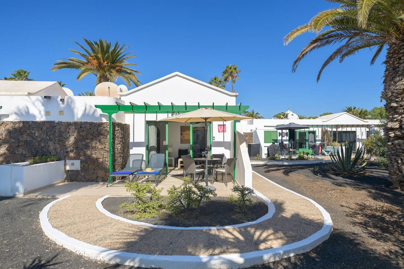 Entire apartment, Holiday Apartment Casa Veronica with Shared Pool & Private Terrace in Playa Blanca, Yaiza