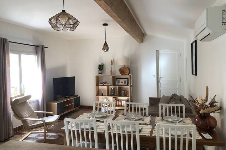 Gîte pour 7 personnes, avec jardin et piscine à Cornillon-Confoux - 3