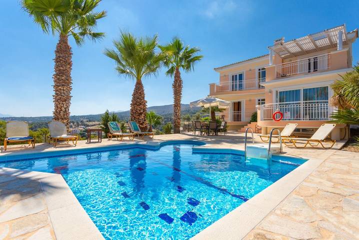 Ferienhaus für 8 Personen, mit Balkon und Terrasse sowie Garten und Kinderpool in Rethymnon