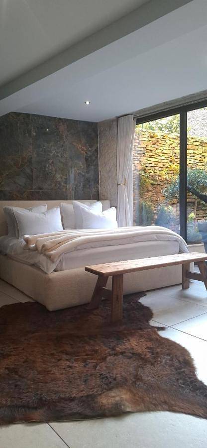 Gîte pour 2 personnes, avec jardin ainsi que vue et terrasse à Crémieu - 4