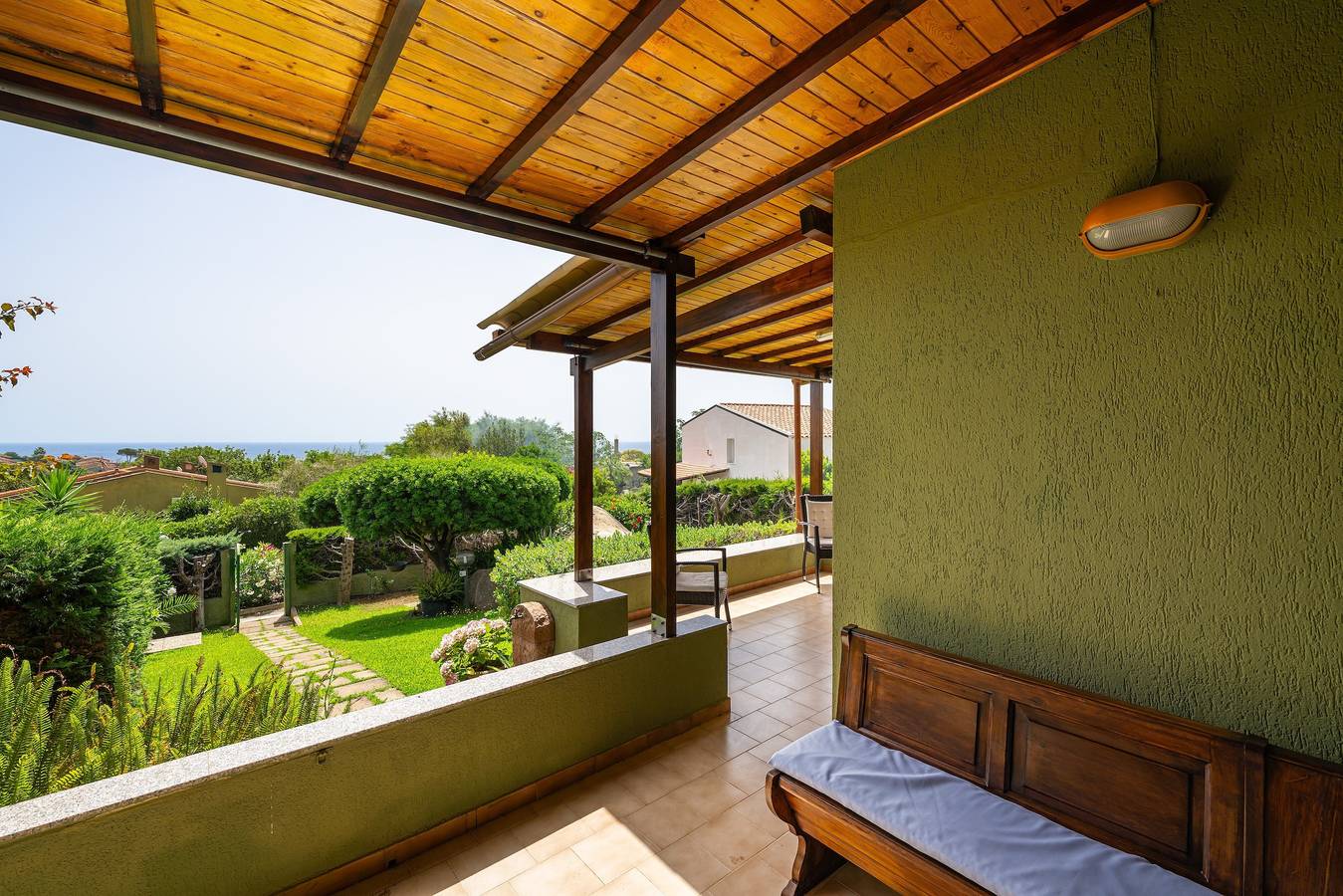 Maison de vacances 'Villetta Sofia' avec vue sur la mer, terrasse privée et climatisation in Costa Rei, Muravera