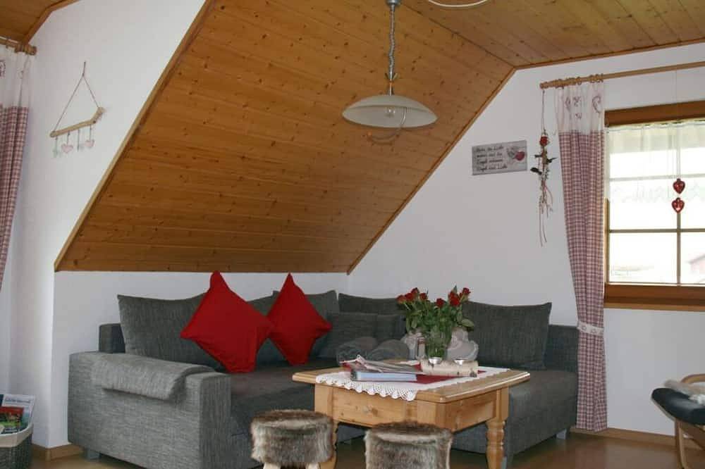 Ganze Wohnung, Angenehmes Ferienhaus mit Balkon in St. Peter, Südschwarzwald