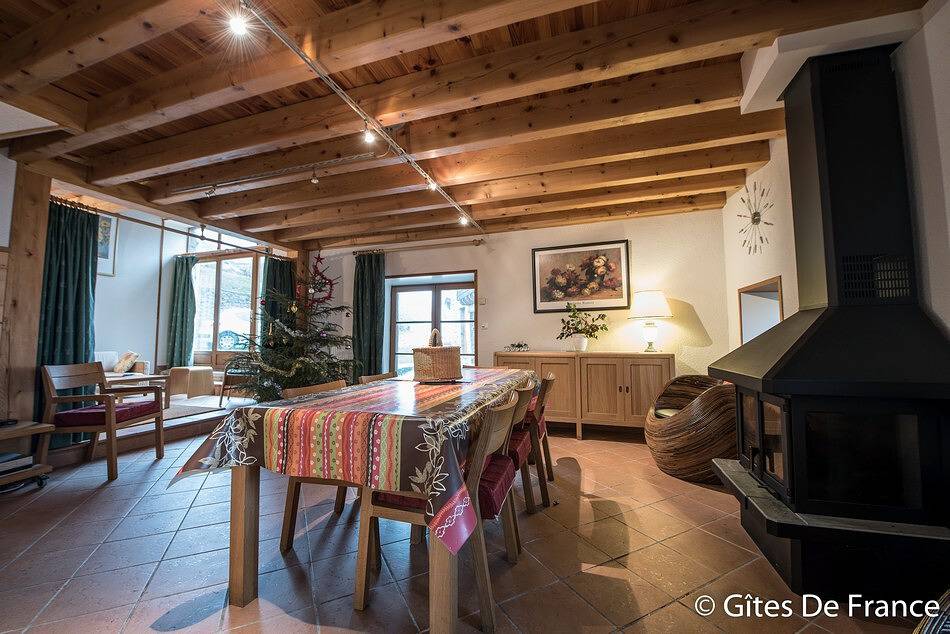 Gîte für 7 Personen mit Garten in Échandelys, Regionaler Naturpark Livradois-Forez