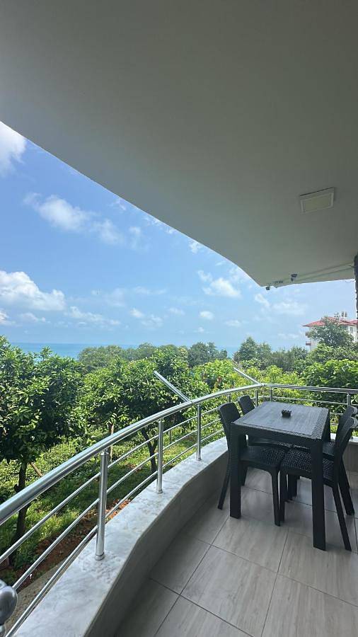 Apartamento de vacaciones para 6 personas, con jardín y vistas - 1