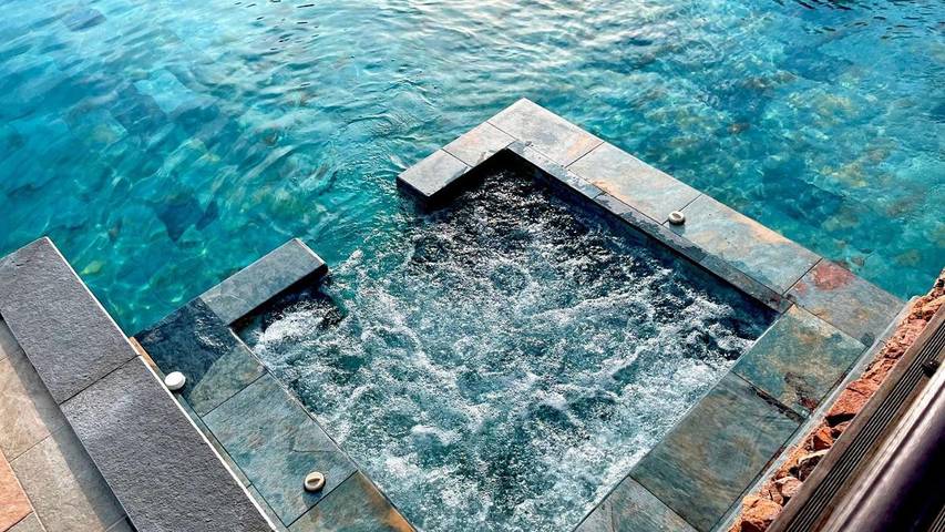 Parc de vacances pour 6 personnes, avec jardin ainsi que piscine et vue en Corse-du-Sud - 2