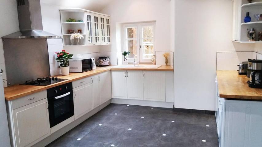 Location de vacances pour 12 personnes, avec vue ainsi que piscine et jardin à Chinon - 4