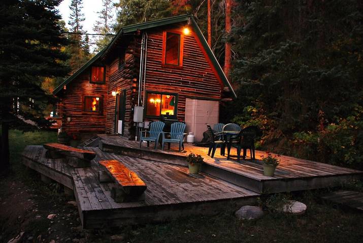 Log cabin for 6 people, with yard in Steamboat Springs