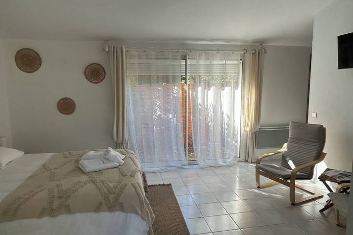 Gîte pour 2 personnes, animaux acceptés à Grans - 2