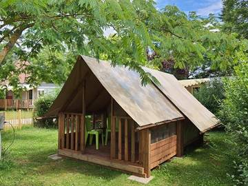 Camping pour 2 Personnes dans Hauterives, Drôme, Photo 1