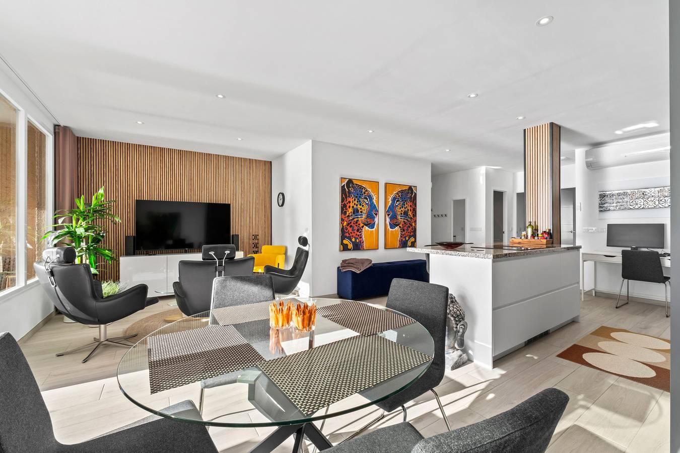 Appartement entier, Maison de vacances '100 Beach Views' avec vue mer, Wi-Fi et climatisation in Torrevieja Centre, Torrevieja