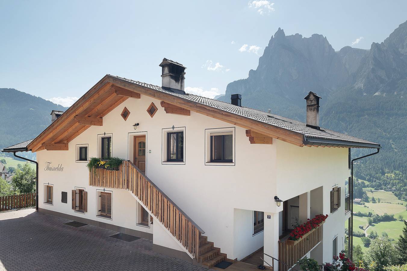 Ganze Wohnung, Ferienwohnung 'Thusnelda D' mit Bergblick, Balkon & Wlan in Telfen-Lanzin, Kastelruth