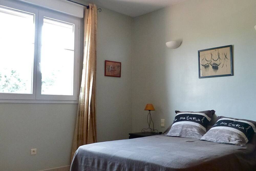 Apartamento entero, Turista amueblado 3 *** en Villa piscina cerca de Avignon in Sauveterre, Region de Nimes