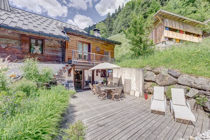 Location de vacances pour 12 personnes, avec jardin et jacuzzi ainsi que sauna et terrasse à Flumet - 3