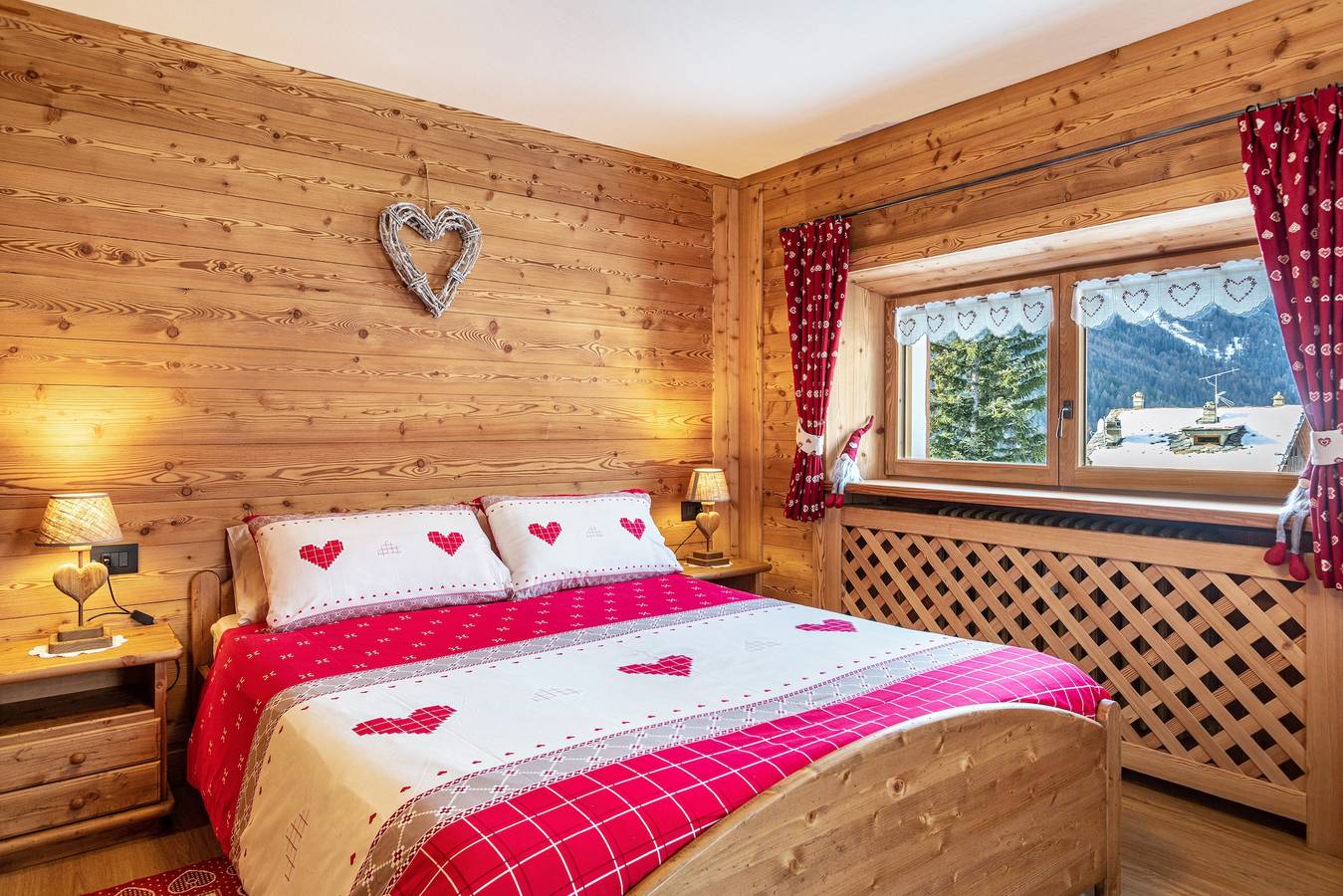 Appartamento intero, Appartamento 'La Maison Des Coeurs, Cogne' con vista sulle montagne, terrazza privata e Wi-Fi in Cogne (bourg), Cogne