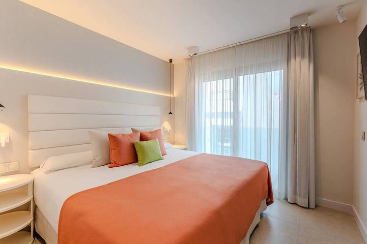 Entire apartment, Apartment 3 bedroom | max 7 people | mountain view in La Caleta, Adeje