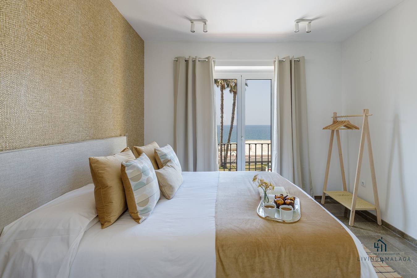 Entire vacation apartment, Living4malaga Seafront Duplex in Málaga (Este), Malaga