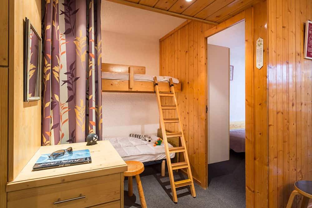 Entire apartment, Charming Central Apt · Next to Slopes & Shops · Sw Balcony · Free Wifi in Arc 1800, Bourg-Saint-Maurice