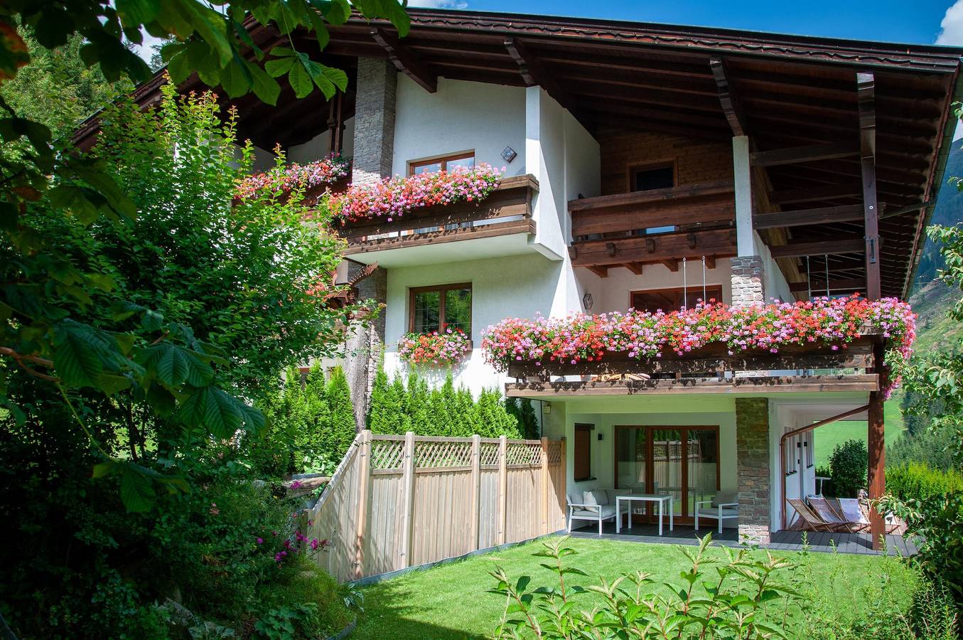 Ganze Ferienwohnung, Apartment mit 1 Schlafzimmer | Bad | Küche | Balkon in Villgratner Berge, Außervillgraten