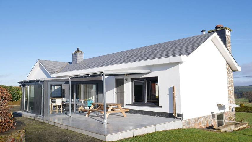 Location de vacances pour 9 personnes, avec jardin à Lierneux