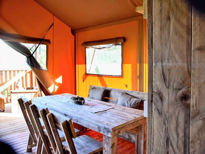 Camping für 5 Personen, mit Garten und Pool in Marche - 2