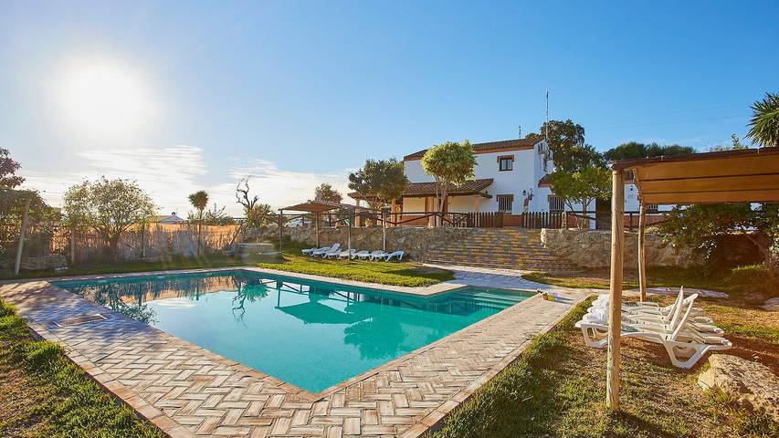 Casa rural para 15 personas, con piscina y balcón/terraza, Se admiten mascotas en Prado del Rey - 2