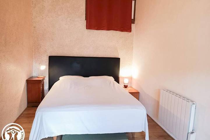 Location de vacances pour 10 personnes, avec jardin à Varaire - 2