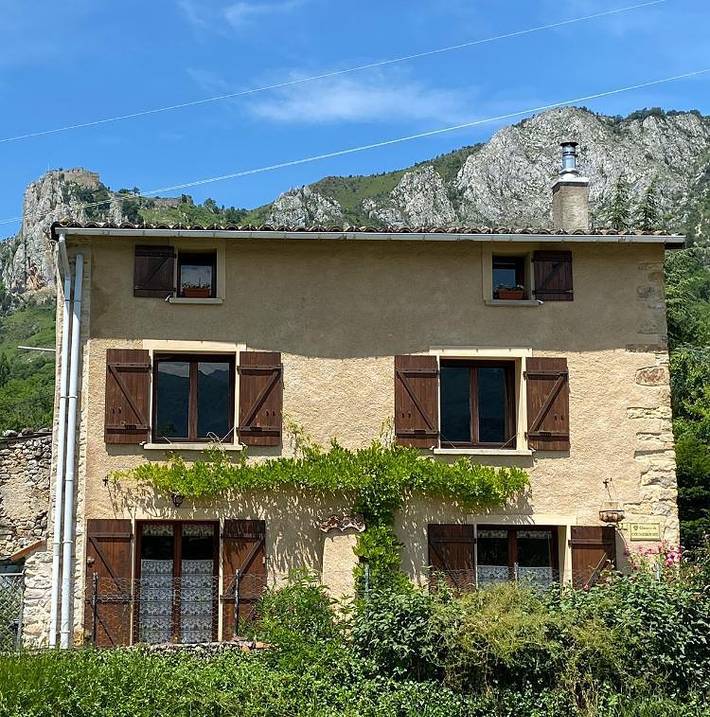 Gîte pour 4 personnes, avec jardin