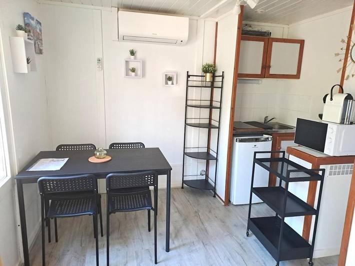 Gîte pour 6 personnes, avec jardin ainsi que piscine et terrasse à Herm - 3