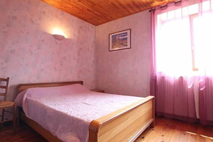 Gîte pour 5 personnes, avec Jardin à Jullianges - 3