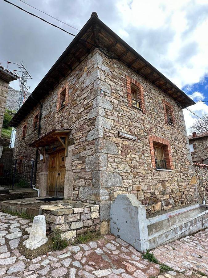 Casa rural para 8 personas, con jardín y vistas en Valdepiélago