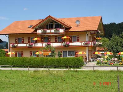 Ferienwohnung für 2 Personen, mit Balkon und Terrasse sowie Garten in Bergen (Chiemgau)