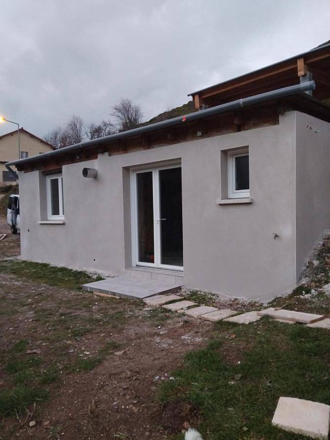 Location de vacances pour 3 personnes, avec vue à Saint-Cirgues-en-Montagne