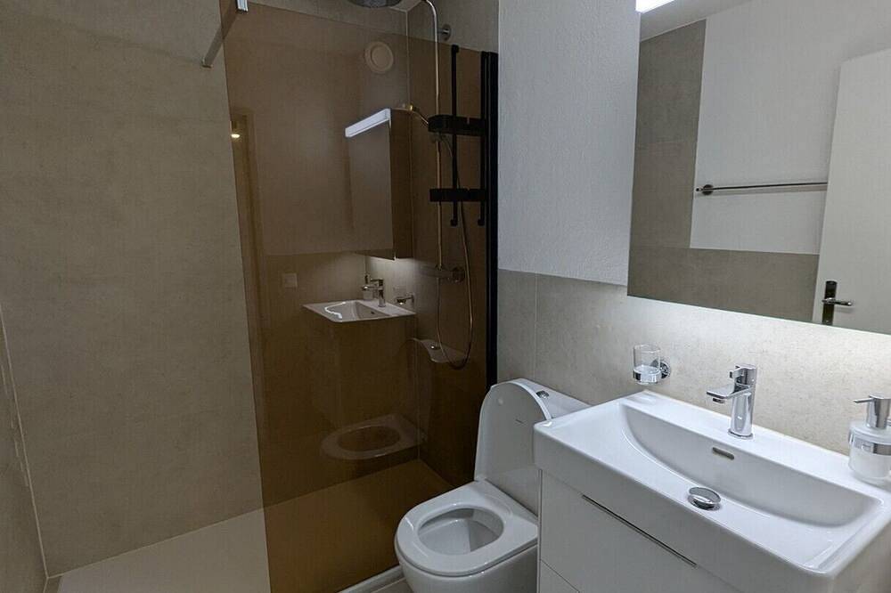 Apartamento entero, Quiet, central living with panoramic views - 20 minutes by train to Zurich main station in Lenzburg, Aargau-Basel