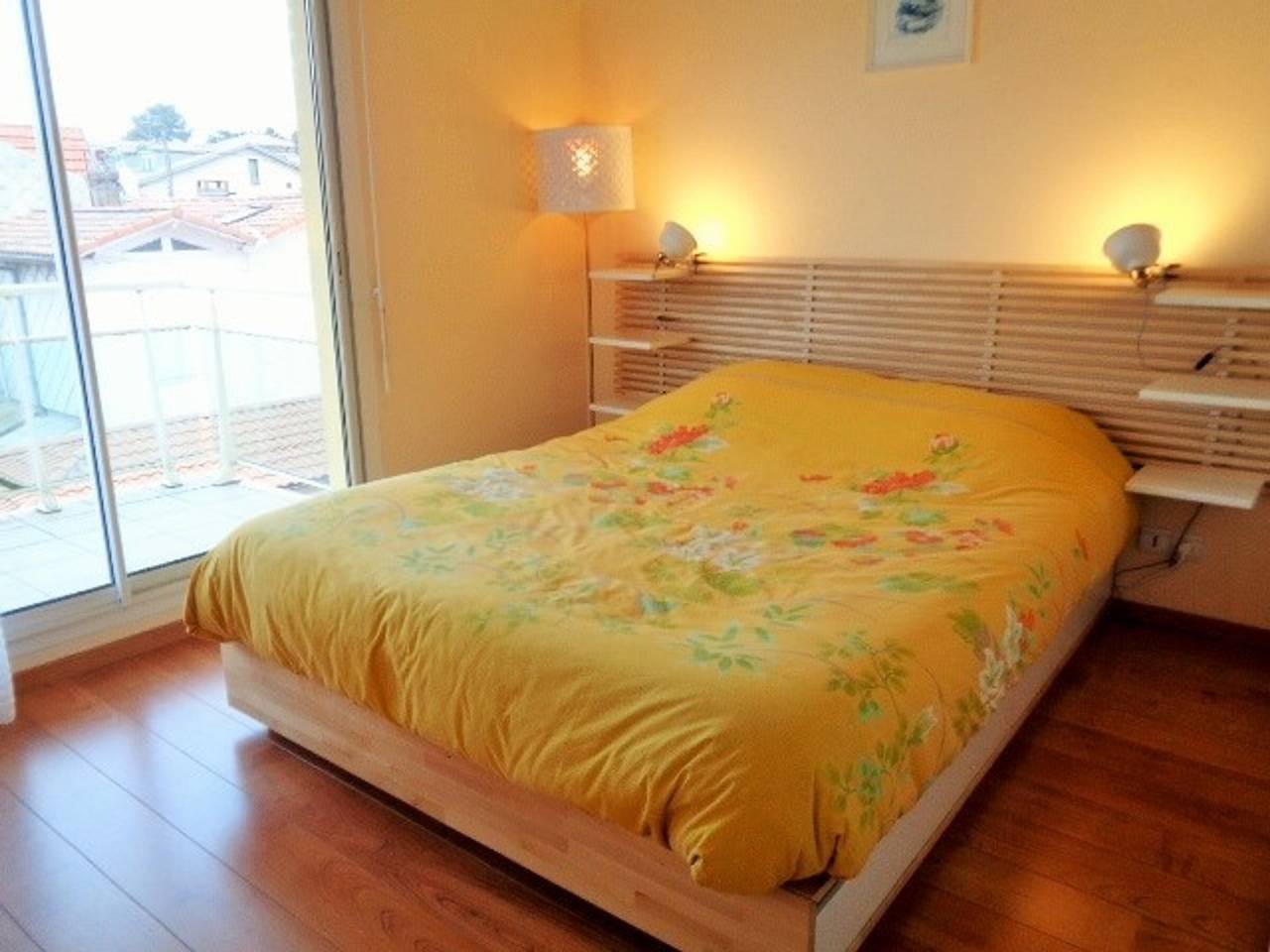 Appartement entier, Duplex T4 à Arcachon: Terrasse, Wifi, Parking, à 150m de la Plage in Arcachon, Région d'Arcachon