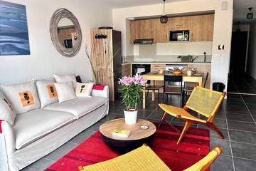 Location de vacances pour 6 personnes, avec jardin à Périgny