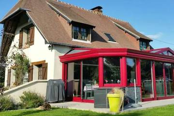 Gîte pour 15 personnes, avec jacuzzi et jardin, animaux acceptés à Reux