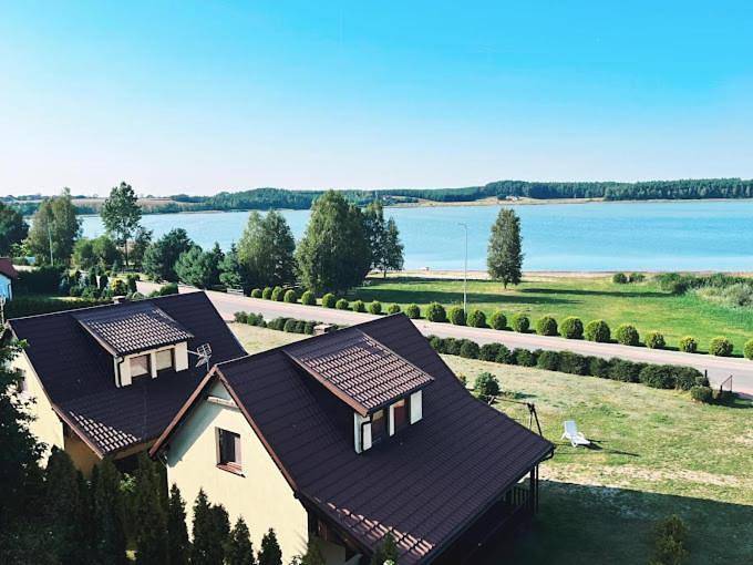 Ferienhaus für 6 Personen, mit Ausblick und Garten sowie Seeblick, mit Haustier