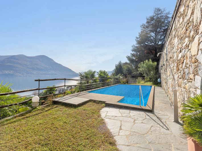 Ferienwohnung für 2 Personen, mit Terrasse und Seeblick in Brissago