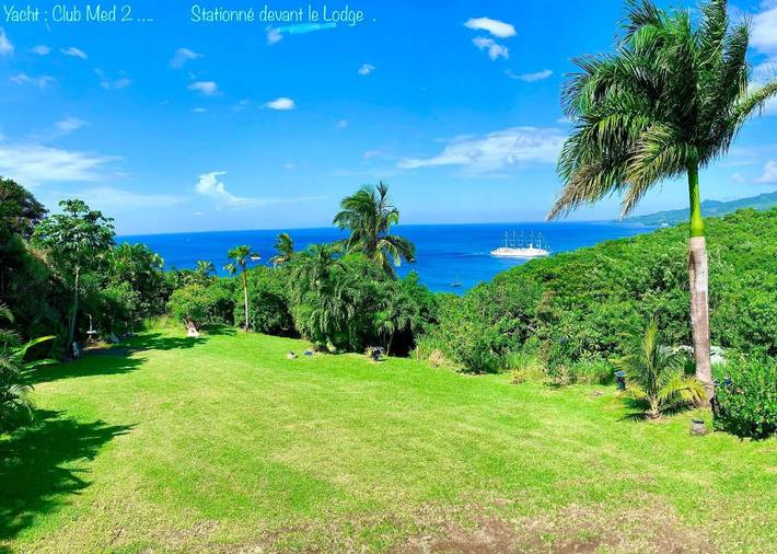 Location de vacances pour 3 personnes, avec piscine ainsi que vue et jardin à Le Carbet - 2