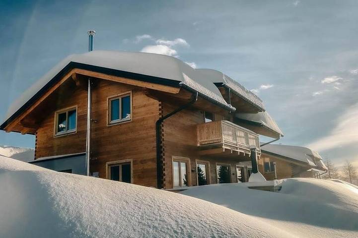Chalet für 6 Personen, mit Sauna und Garten sowie Whirlpool und Balkon am Falkertsee