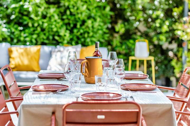 Location de vacances pour 6 personnes, avec terrasse ainsi que jardin et piscine à Puget - 3