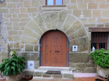 Gîte pour 10 personnes, avec vue et jardin, animaux acceptés à Murillo de Gállego