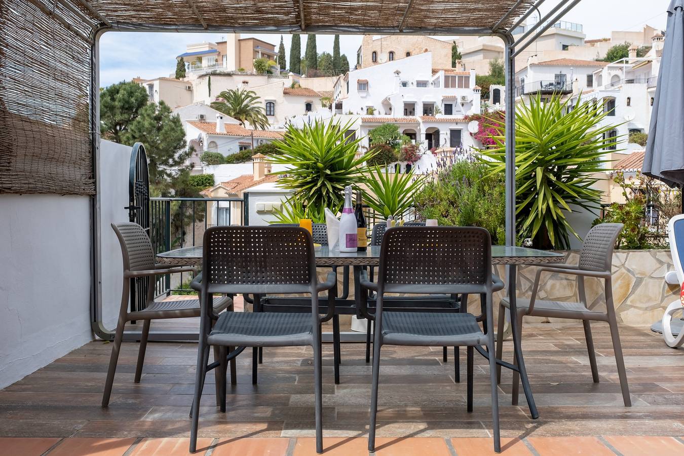 Villa Miramar Burriana Beach 6 pax mit Meerblick & Pool in Playa de Burriana, Nerja
