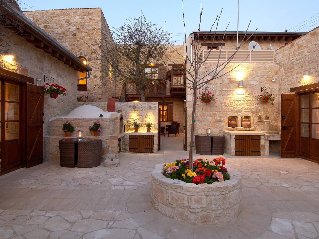 Hel lejlighed, Arsorama - Cute 1-Bdr Apt w Shared Patio in Syd Cypern