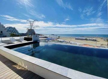Gîte pour 6 personnes, avec terrasse et piscine dans Plage du Point-Zéro