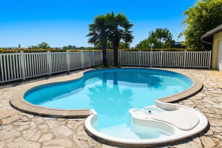 Location de vacances pour 6 personnes à Ornézan