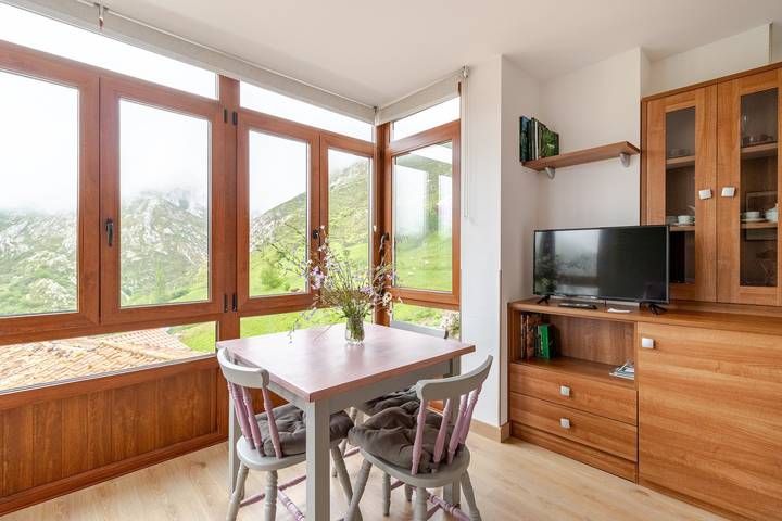Entire apartment, Apartment 'Pico San Carlos Julia' in Cillorigo de Liébana, Cordillera Cantábrica