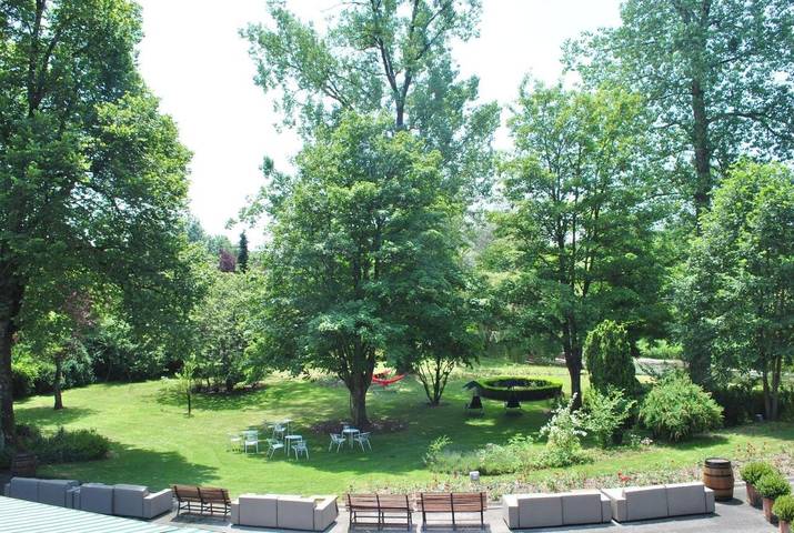Hôtel pour 4 personnes, avec jardin et jacuzzi, animaux acceptés