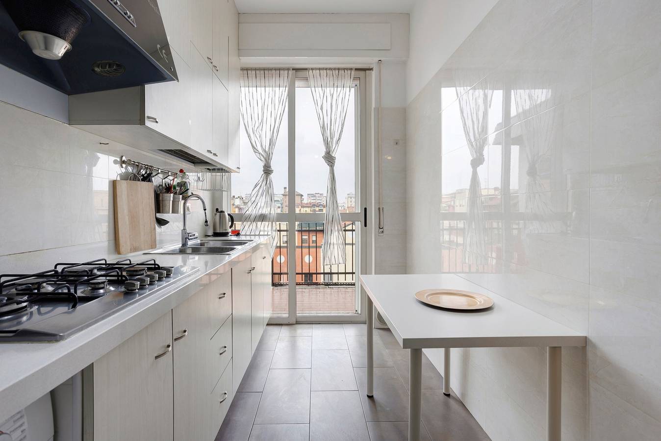 Apartamento entero, Luminoso piso en Affori, Milán, con balcón en cada habitación in Milán, Provincia de Milan