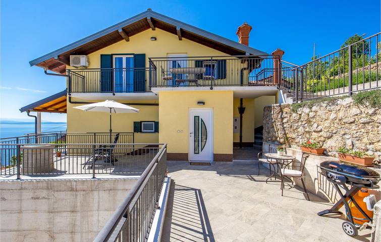 Gîte pour 3 personnes, avec jardin et terrasse à Lovran - 2